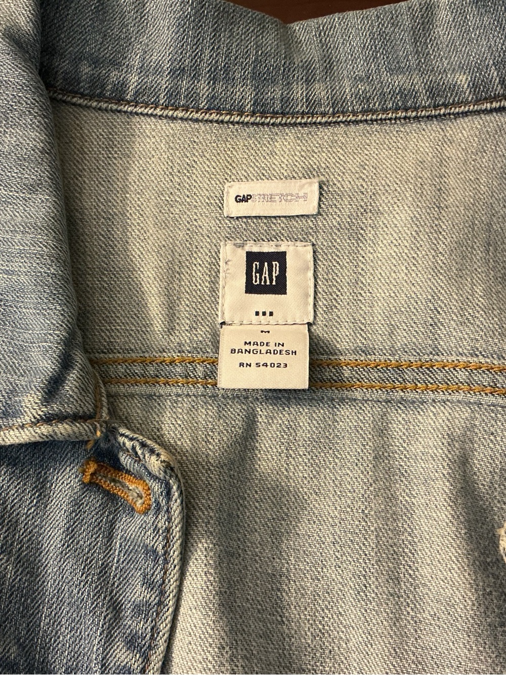 GAP Light Wash Blue Denim Jacket for Women - Picture 4 of 5